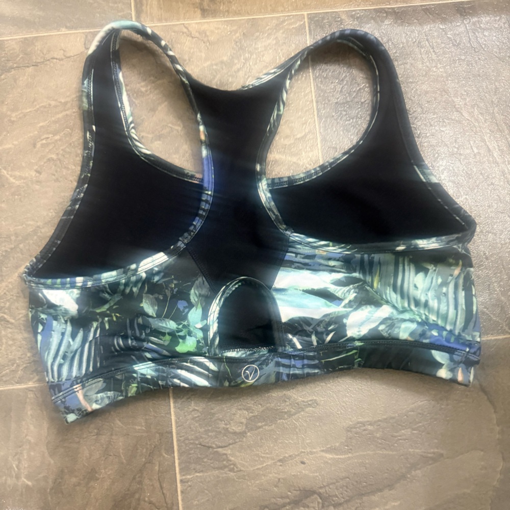 VOGO Athletica Blue Leaf Print Sports Bra - Picture 6 of 6